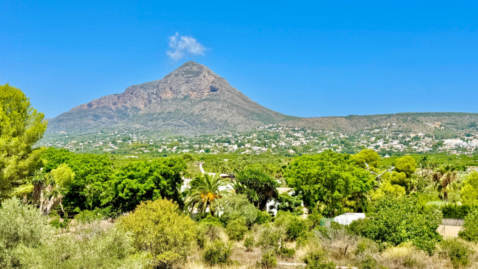Luxuriöse Villa zum Verkauf in Puerta Fenicia mit atemberaubendem Blick auf den Montgo.
