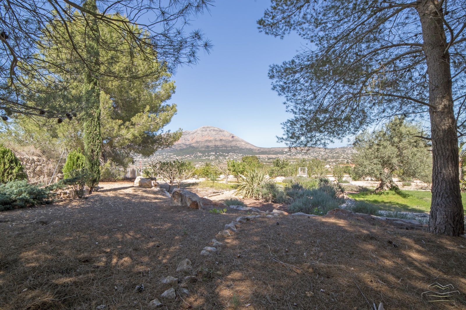 Finca de campo con vistas panorámicas en venta en Jávea.