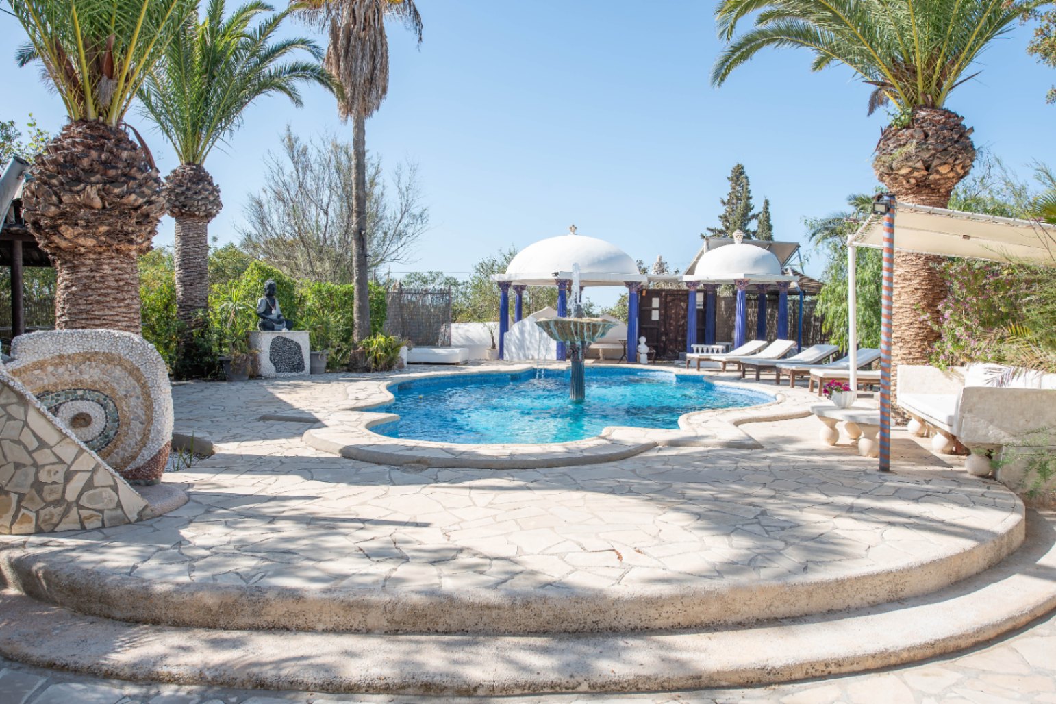 Luxusvilla in Ibiza mit 6 Schlafzimmern und modernem Pool