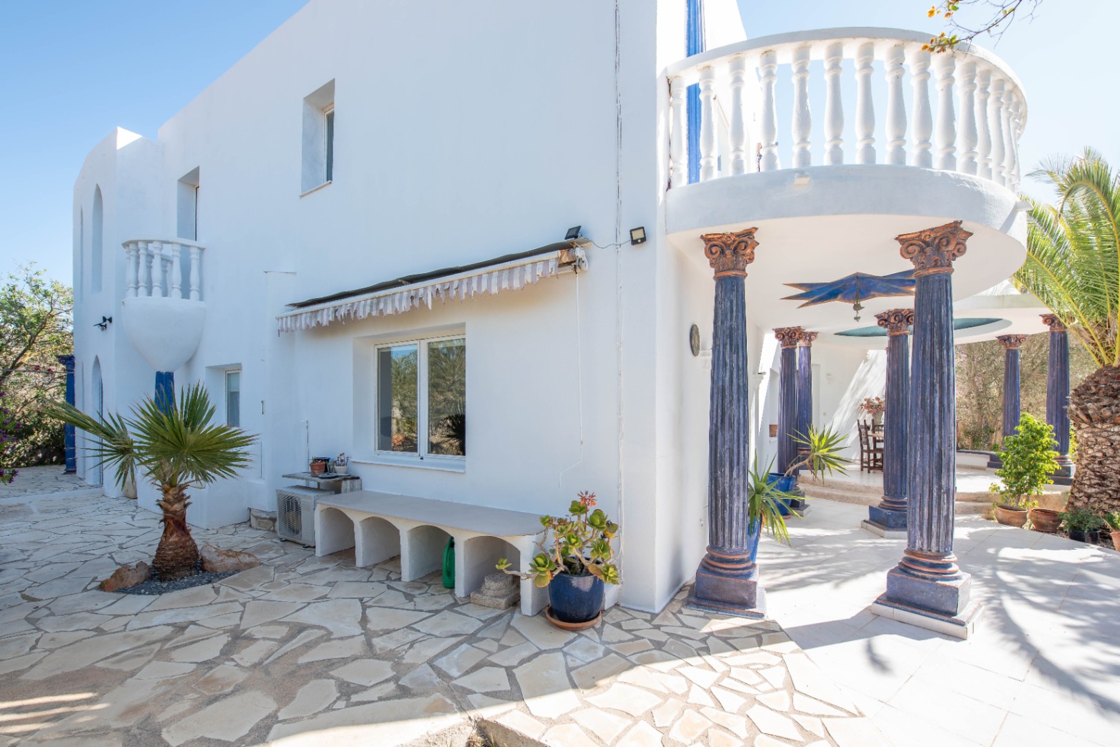 Luxusvilla in Ibiza mit 6 Schlafzimmern und modernem Pool