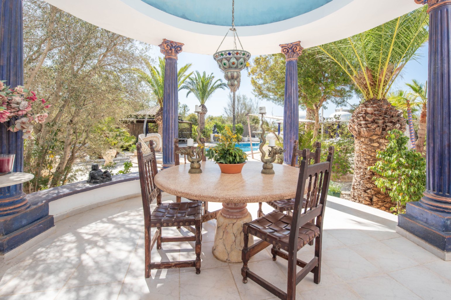 Luxusvilla in Ibiza mit 6 Schlafzimmern und modernem Pool
