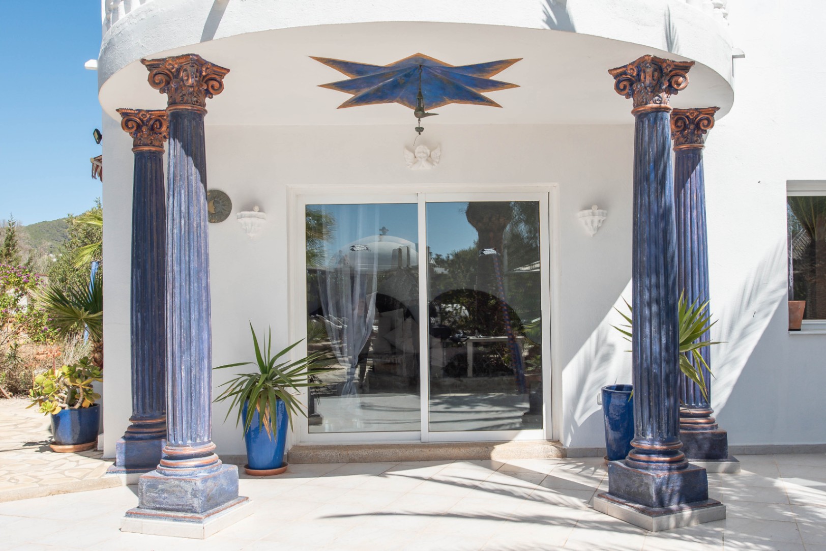 Luxusvilla in Ibiza mit 6 Schlafzimmern und modernem Pool