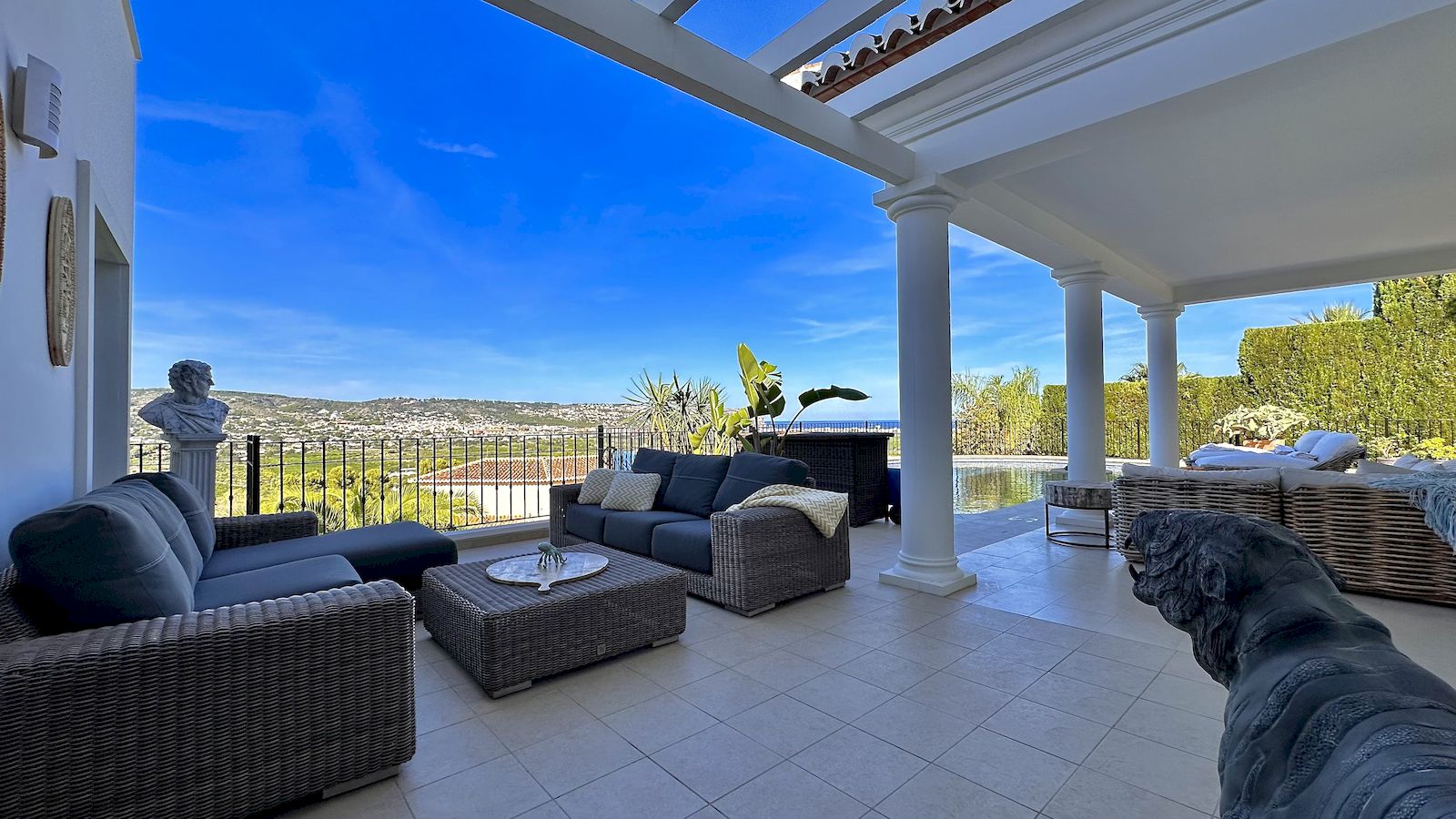 Ausgezeichnete Villa zum Verkauf mit Meerblick in Piver - Javea