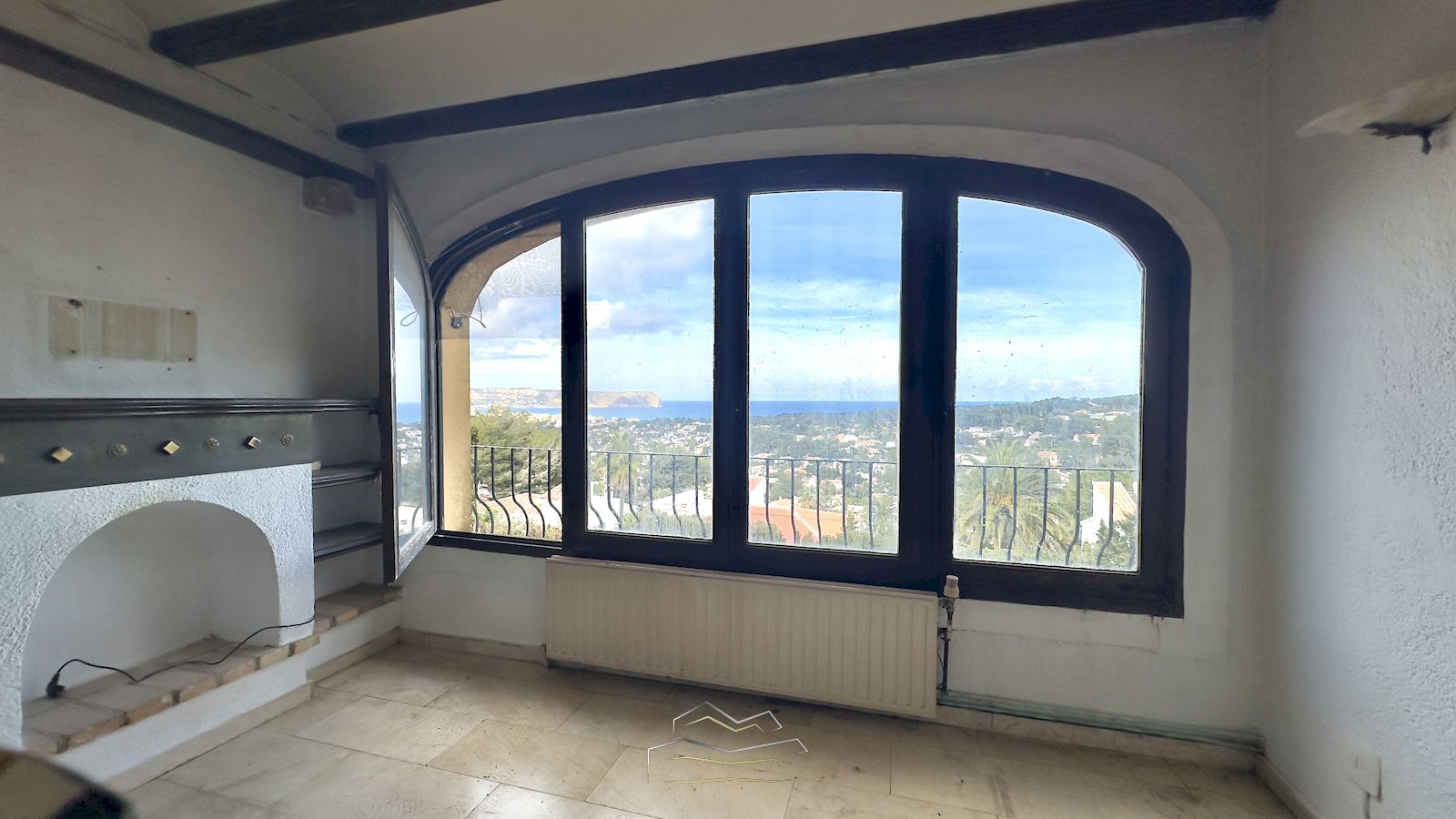 Villa zum Verkauf zum Renovieren mit Meerblick in Javea