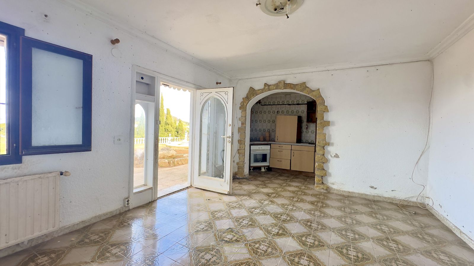 Villa zum Verkauf zum Renovieren mit Meerblick in Javea