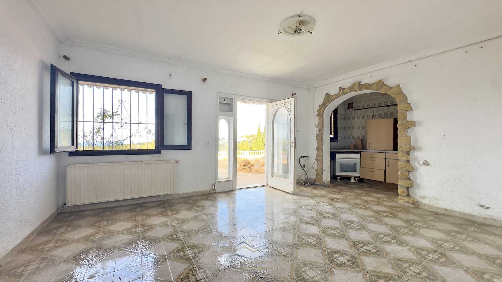 Villa zum Verkauf zum Renovieren mit Meerblick in Javea