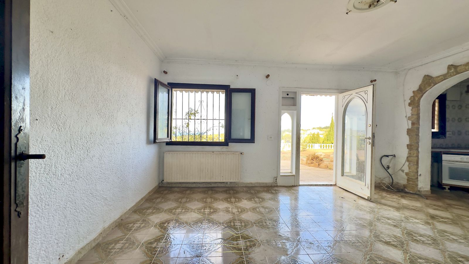 Villa zum Verkauf zum Renovieren mit Meerblick in Javea