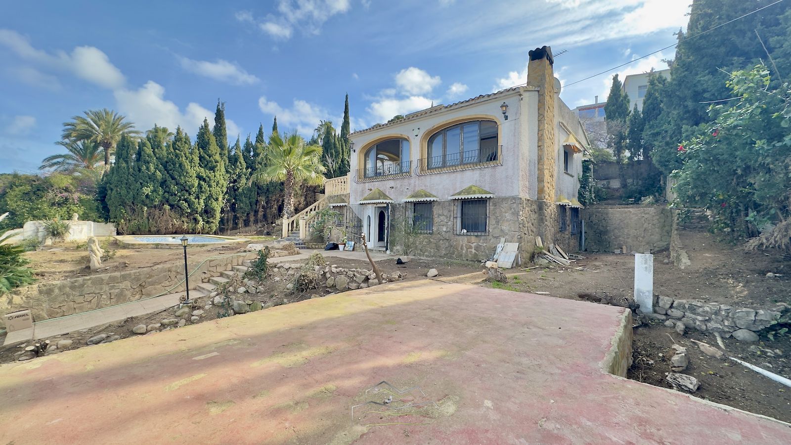 Villa zum Verkauf zum Renovieren mit Meerblick in Javea