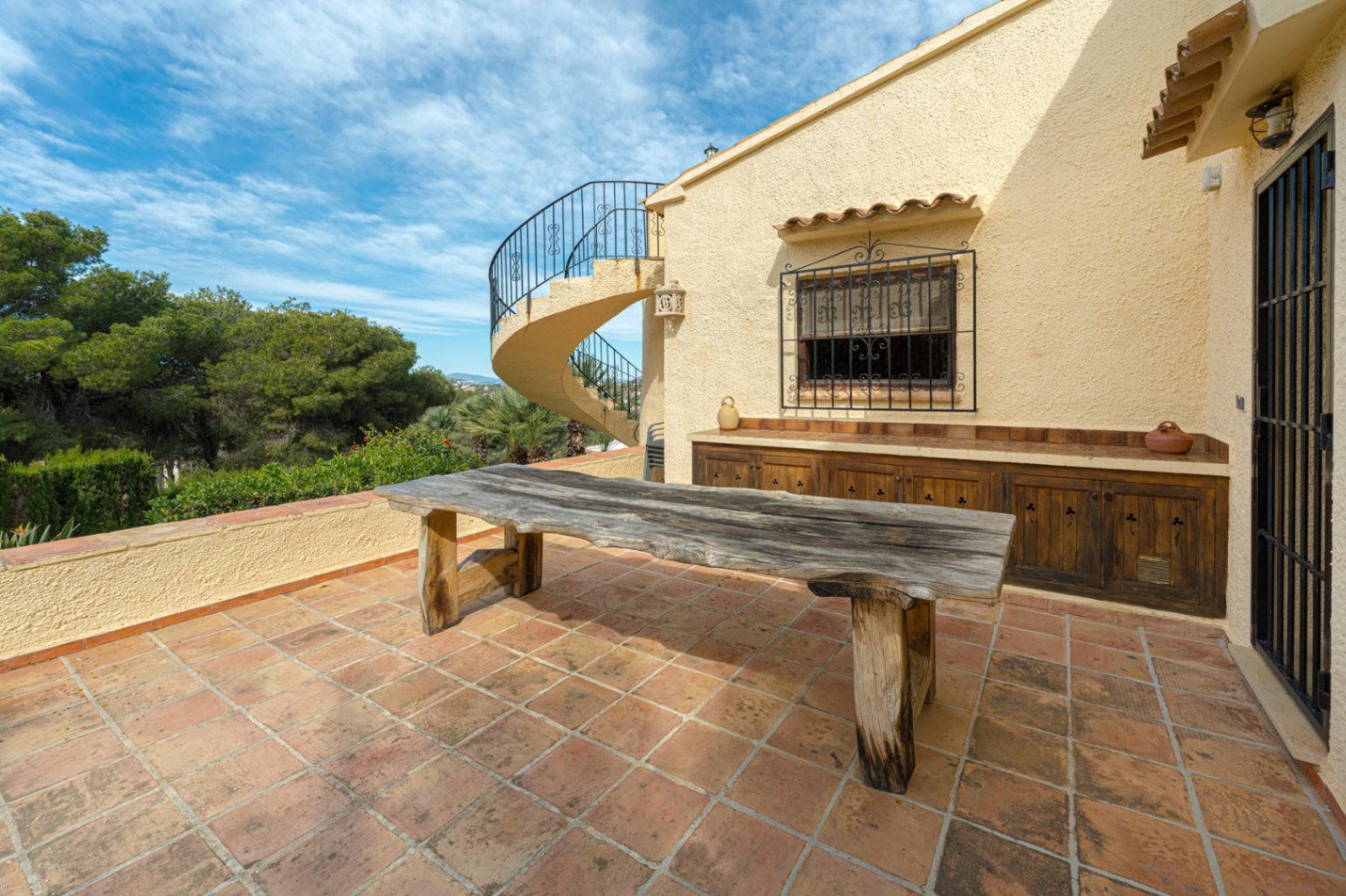 Villa zu verkaufen in Jávea mit beeindruckenden Blick auf den Montgó in Balcón al Mar