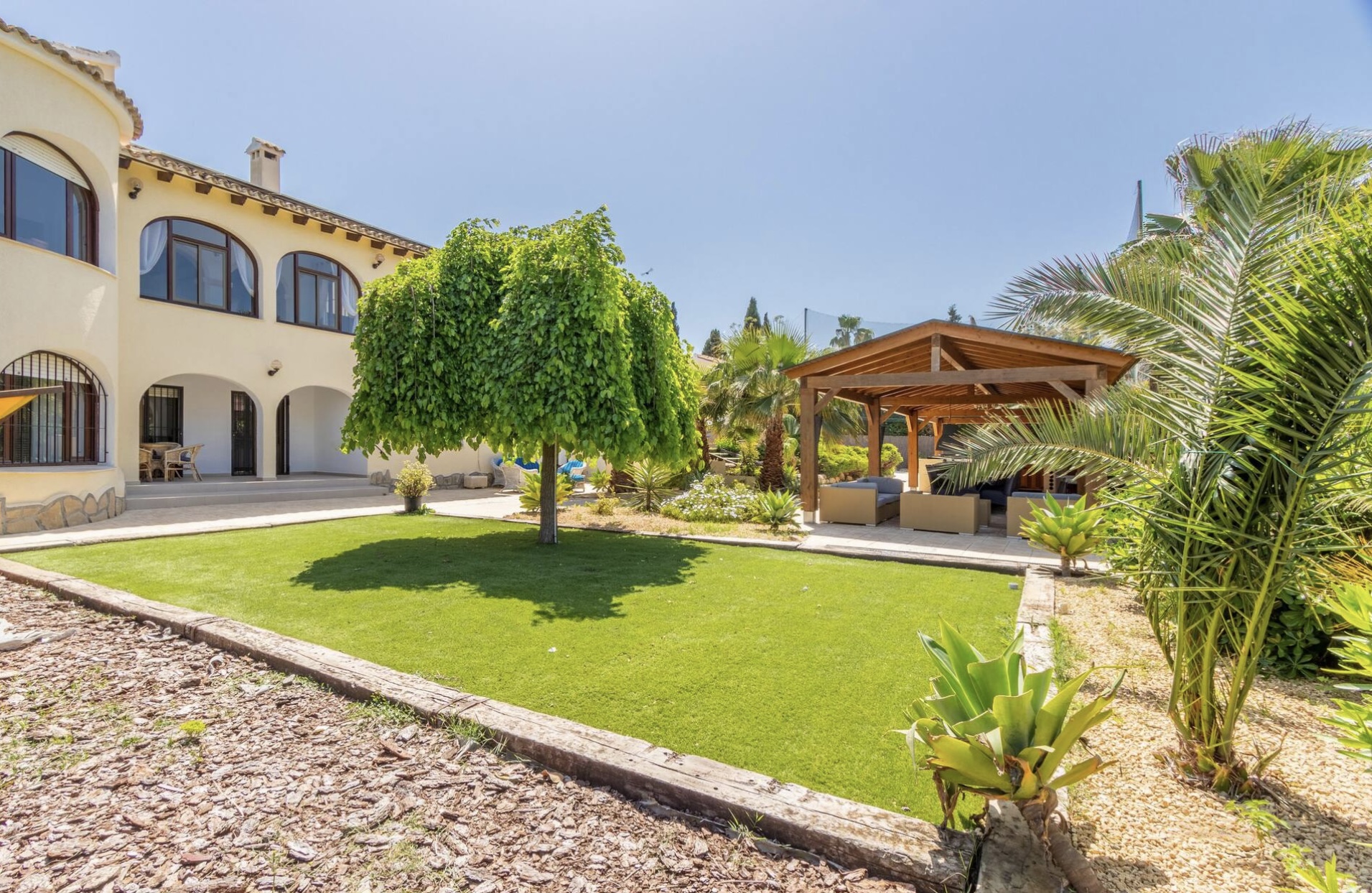 Große Villa zum Verkauf in Adsubia in der Nähe des Golfplatzes - Javea